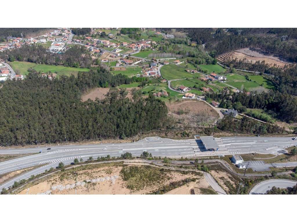 Terreno com 18414m² para construção pavilhões industriais junto à A...-10