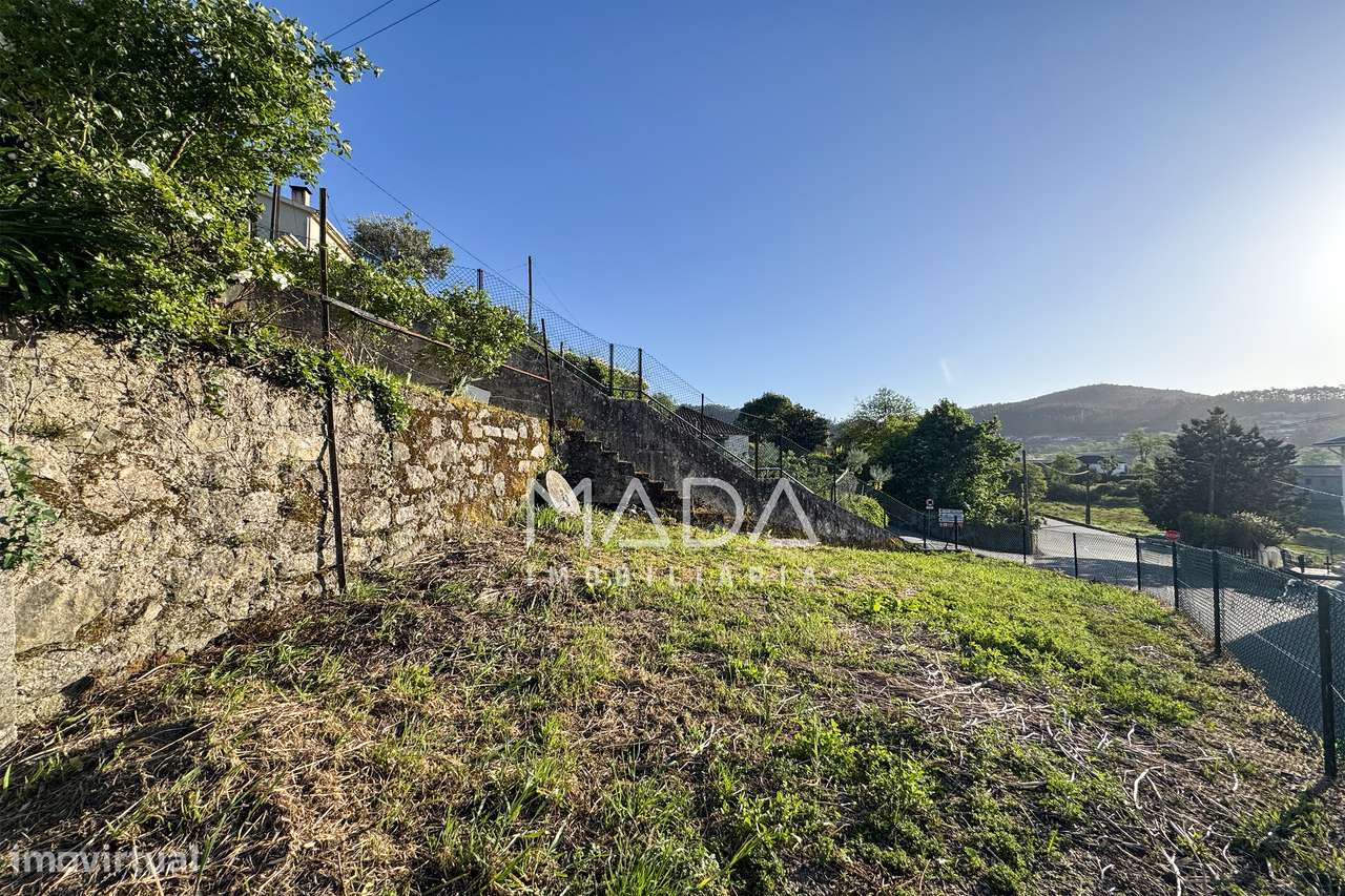 Moradia T2 individual c/480m2 de terreno e anexos em Escudeiros, Braga-30