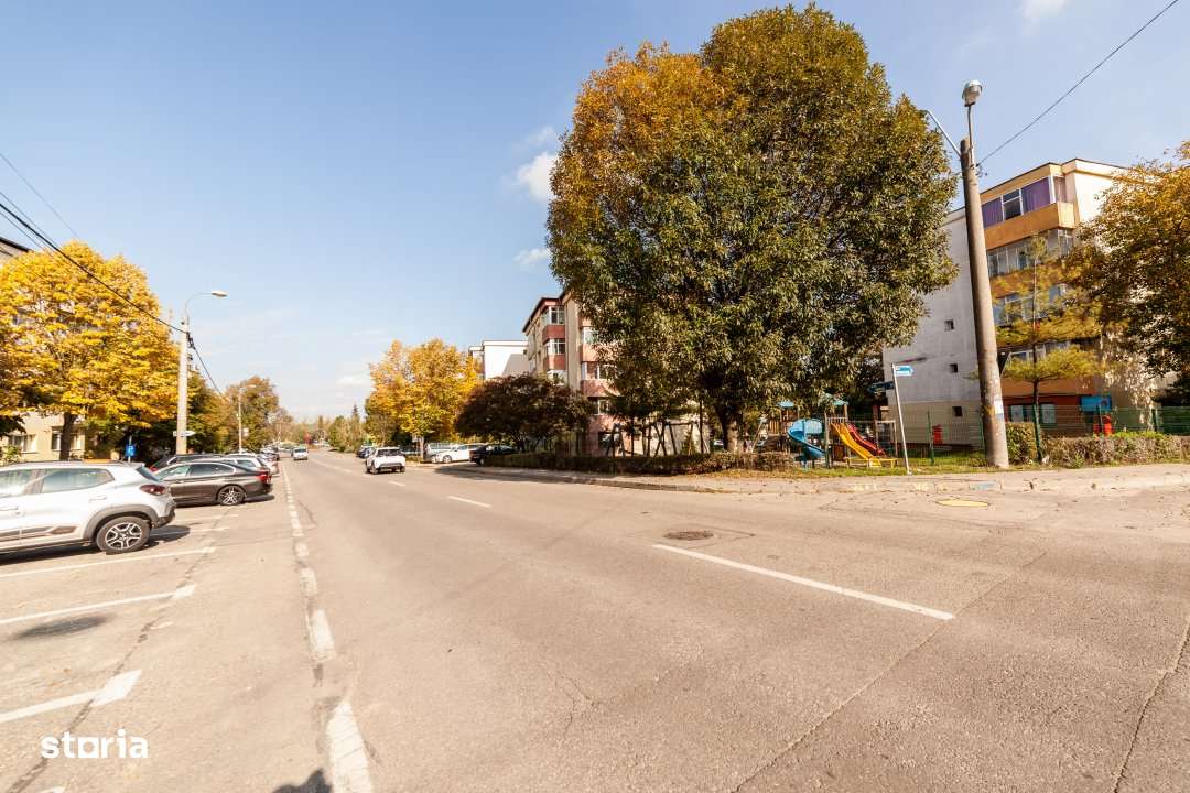 Teren stradal pe colt - Ideal afacere - front stradal mare - Imagine principală: 5/11