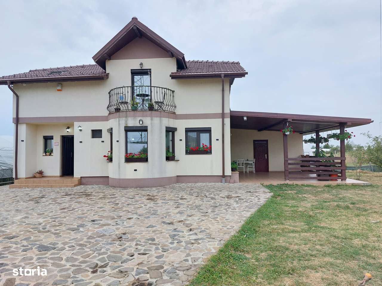 COMISION 0 Vila 150 mp utili, 1500 mp teren, 4 camere Targoviste - Imagine principală: 1/16