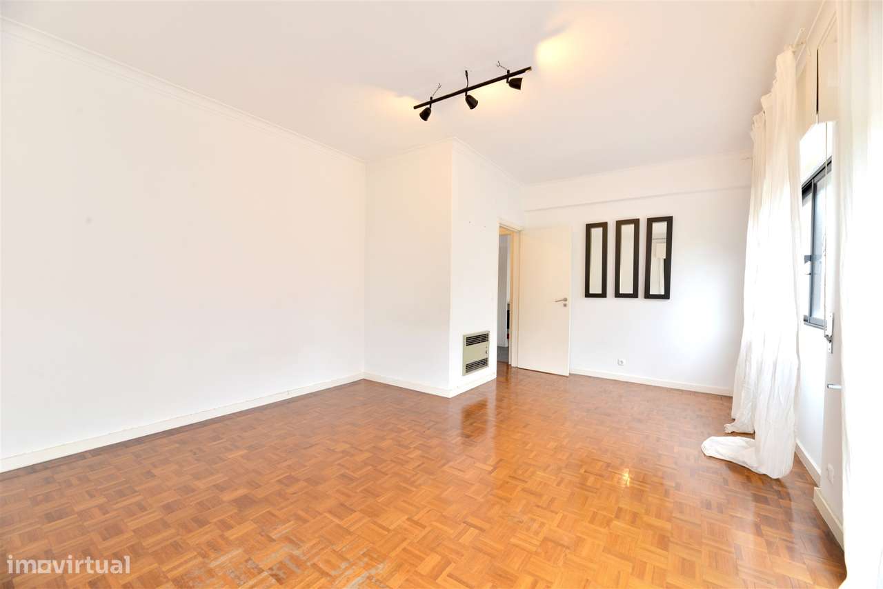 Apartamento T1 +1 para arrendar na Quinta Do Barão - Grande imagem: 4/30