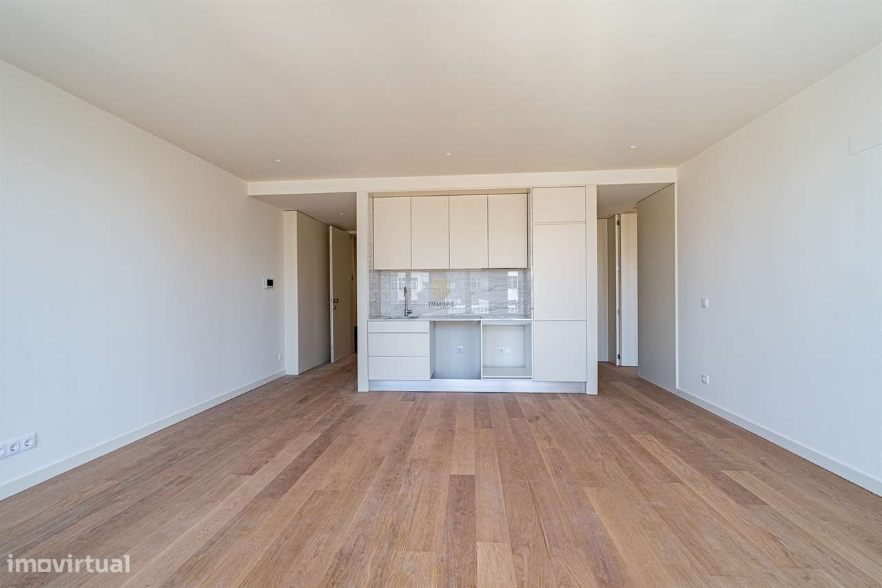 Apartamento T1 com varanda no centro do Porto-2