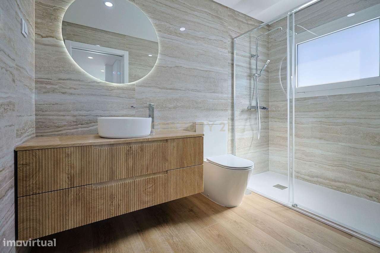 Moradia T4 em Charneca de Caparica, Almada-19