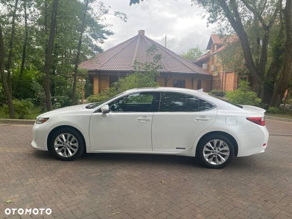 Lexus ES 300h Business Line - 3