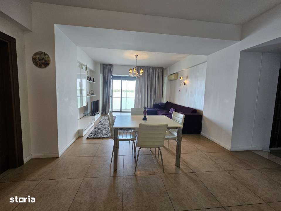 Apartament deosebit , vedere frontala catre Lac-centrul statiunii Mama-6