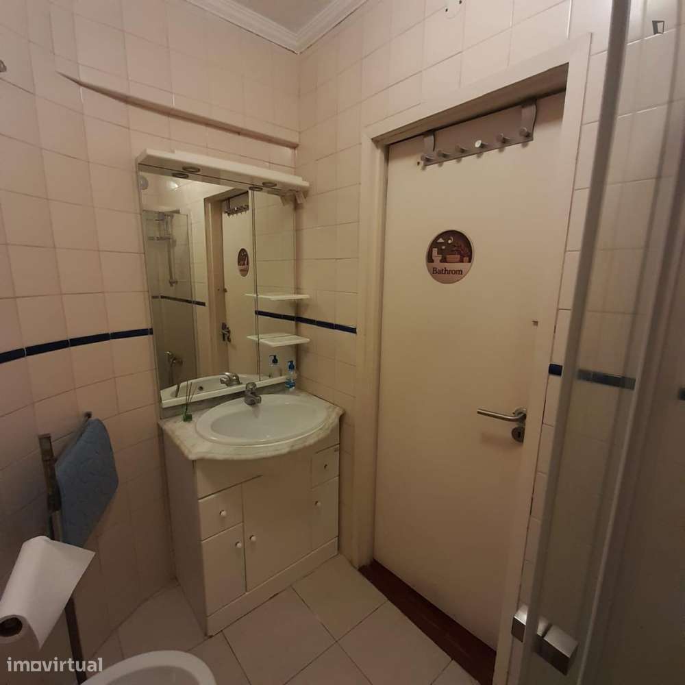 Quarto - localizado em Carnide Lisbon - Grande imagem: 3/18