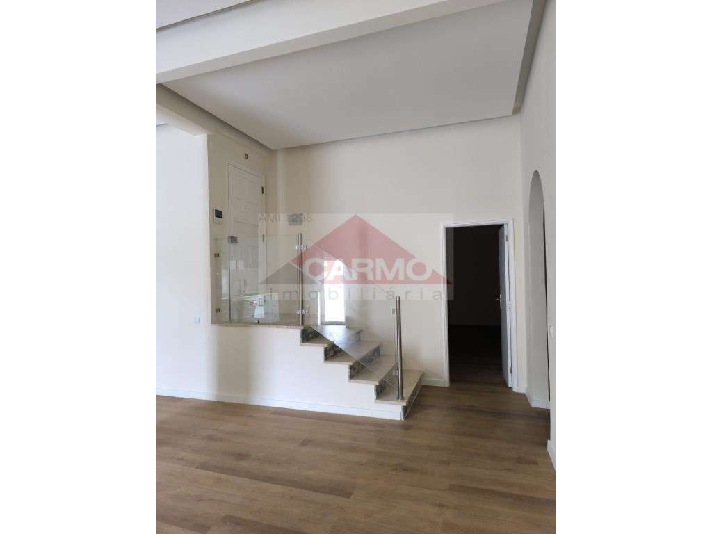 Excelente oportunidade de negócio T3 todo renovado com um magnifico... - Grande imagem: 2/16