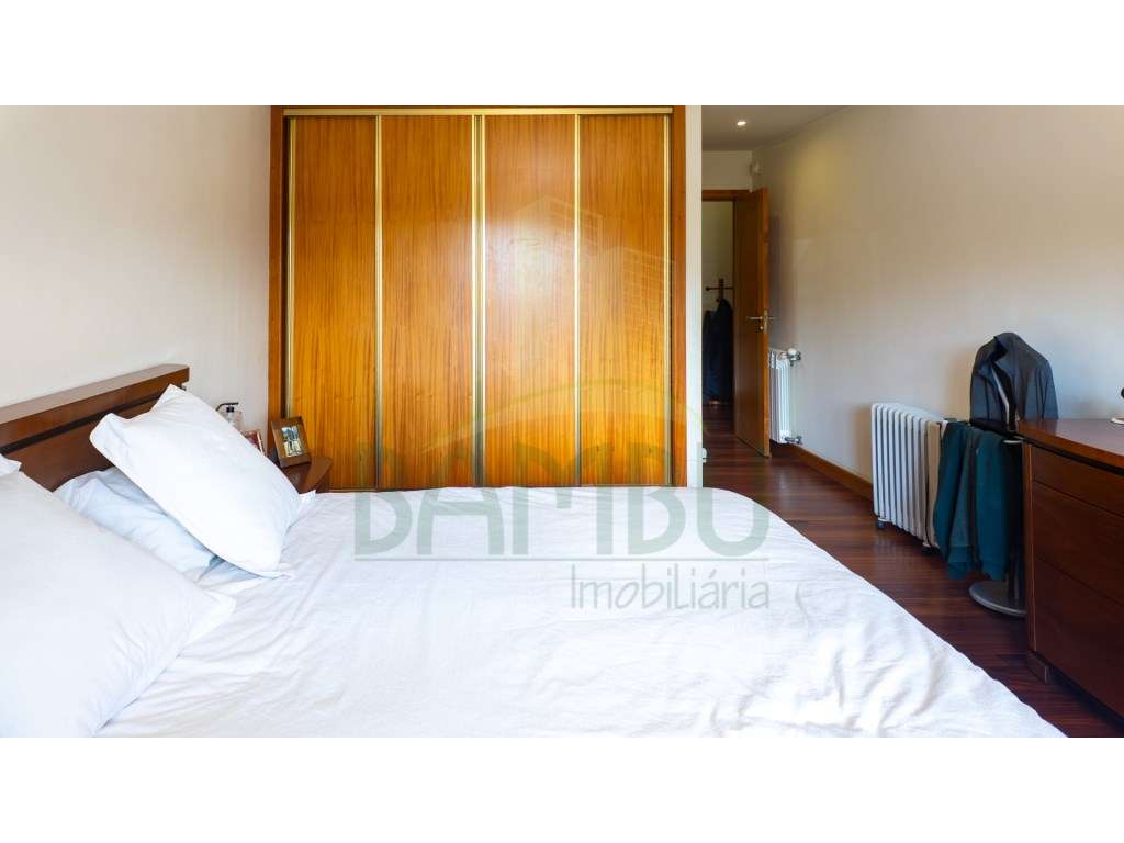 Moradia T4 térrea, com piscina, para venda em Vilar de Mouros.-23