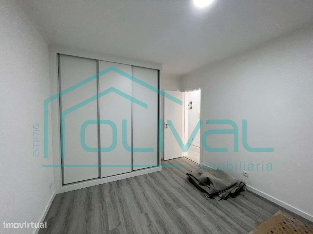 Apartamento T2 Renovado Centro da Cidade-9