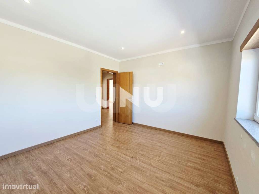 Moradia Geminada T4 - Zona Residencial-19