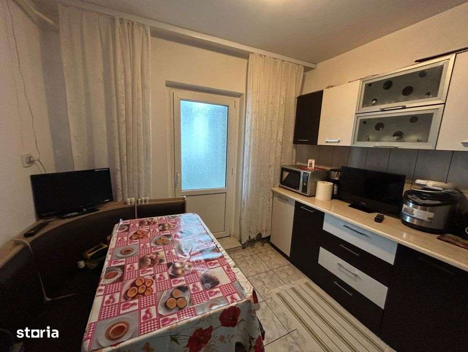 Apartament 3 camere confort 1 decomandat, Buzaului. - Imagine principală: 5/6