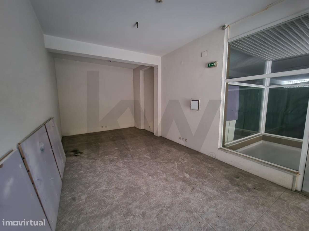 Loja com 32,7 m2 – Centro Comercial Sá Carneiro – São João da Madeira - Grande imagem: 4/7