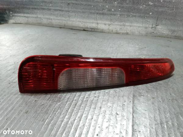 LAMPA TYLNA LEWA FORD C-MAX I - 1