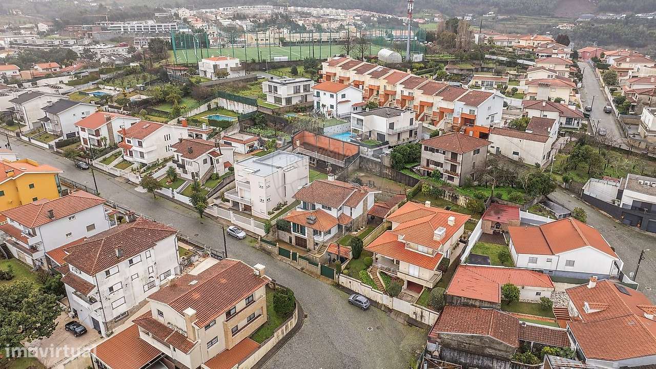 Moradia T5 individual em Nogueira - Braga-39