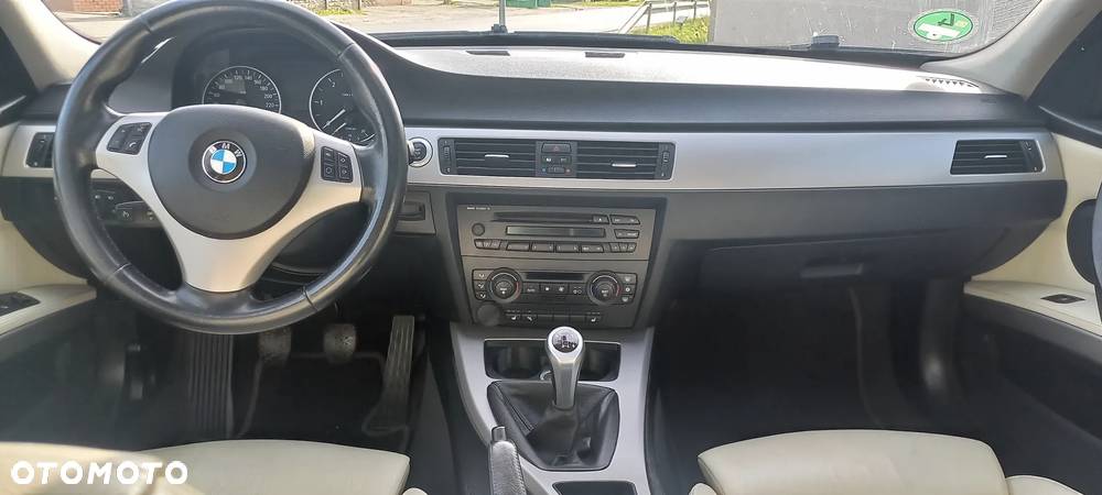 BMW Seria 3 320d - 6