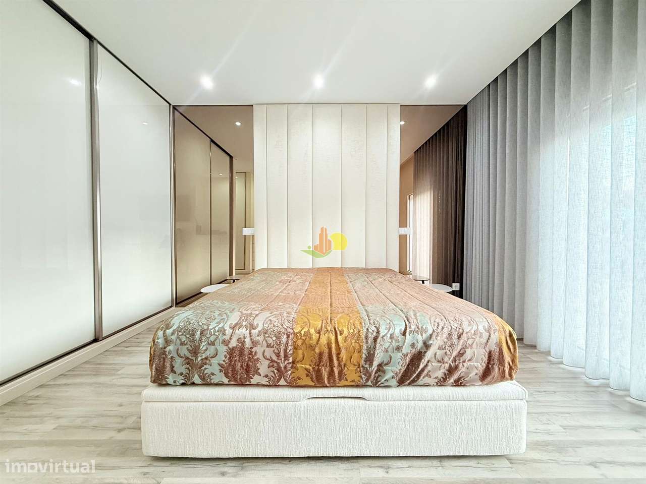 T4+1 Duplex com garagem dupla e terraço privativo-19