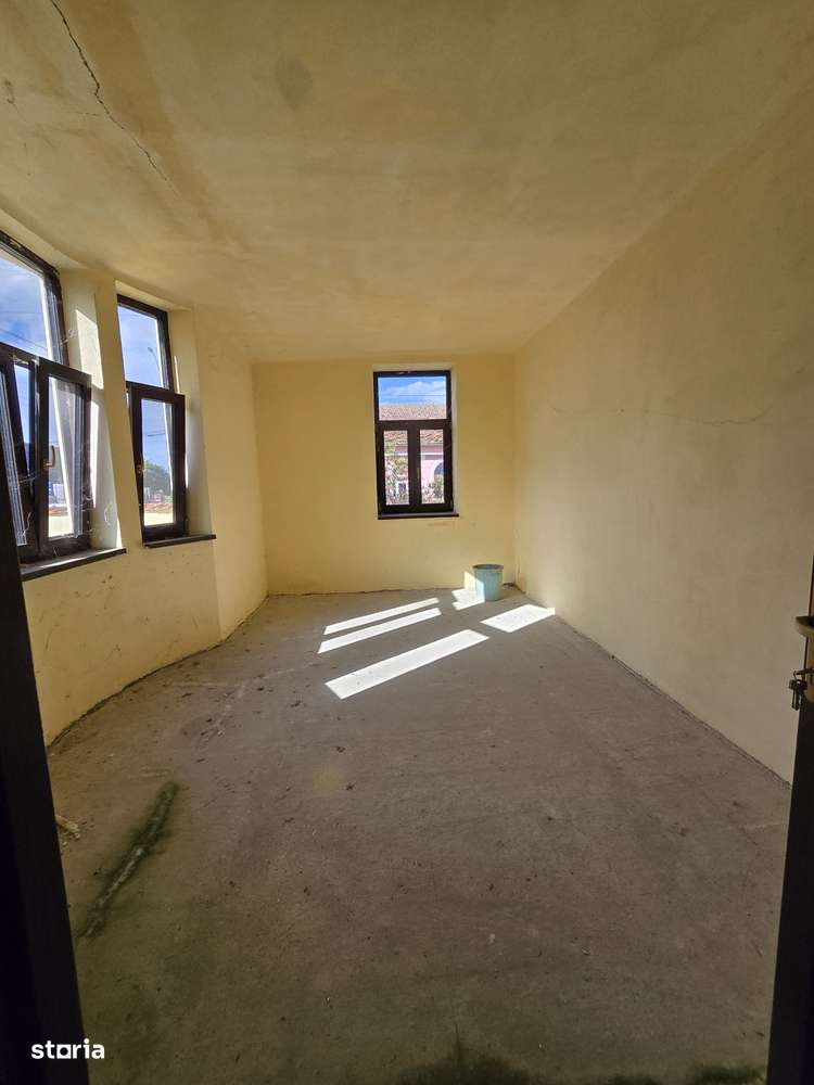 Cenad-Ultracentral-2 fronturi- Casa cu ahitectura deosebita-5