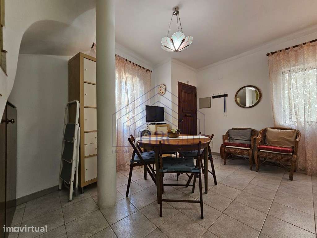 Moradia T3 de três andares no centro da Fuseta - Grande imagem: 4/25