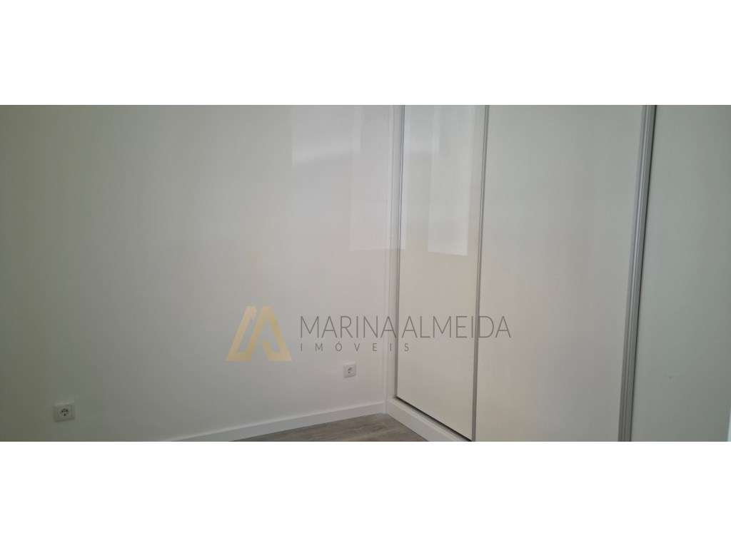 Moradia térrea T1+1 totalmente remodelada de raiz, acabamentos mode...-5