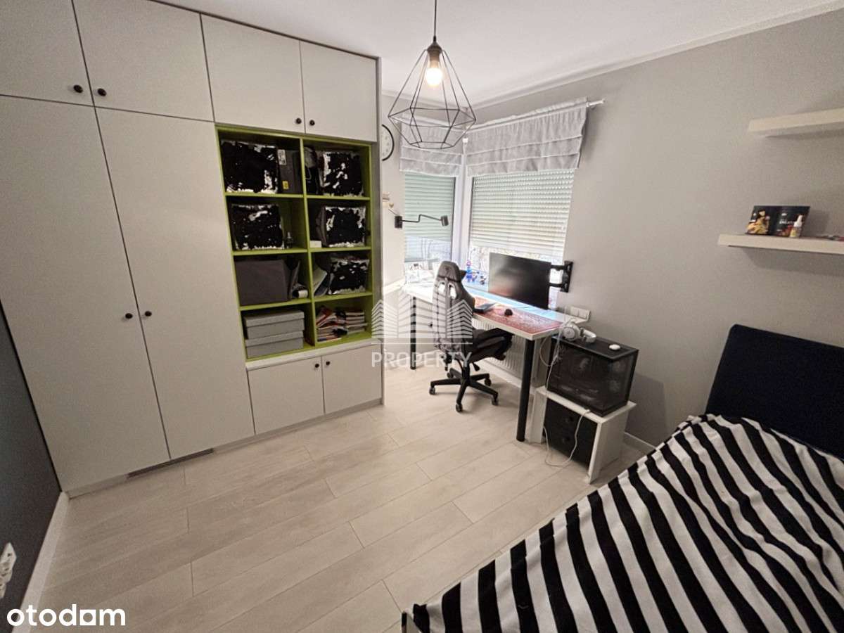 Teren ogrodzony,dwa m.postojowe,dwupoziomowe-12