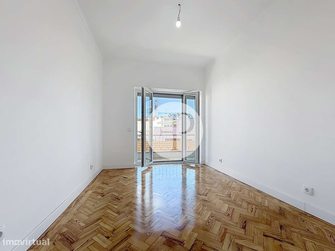 T3 remodelado no centro das Caldas da Rainha, último piso com varanda-16