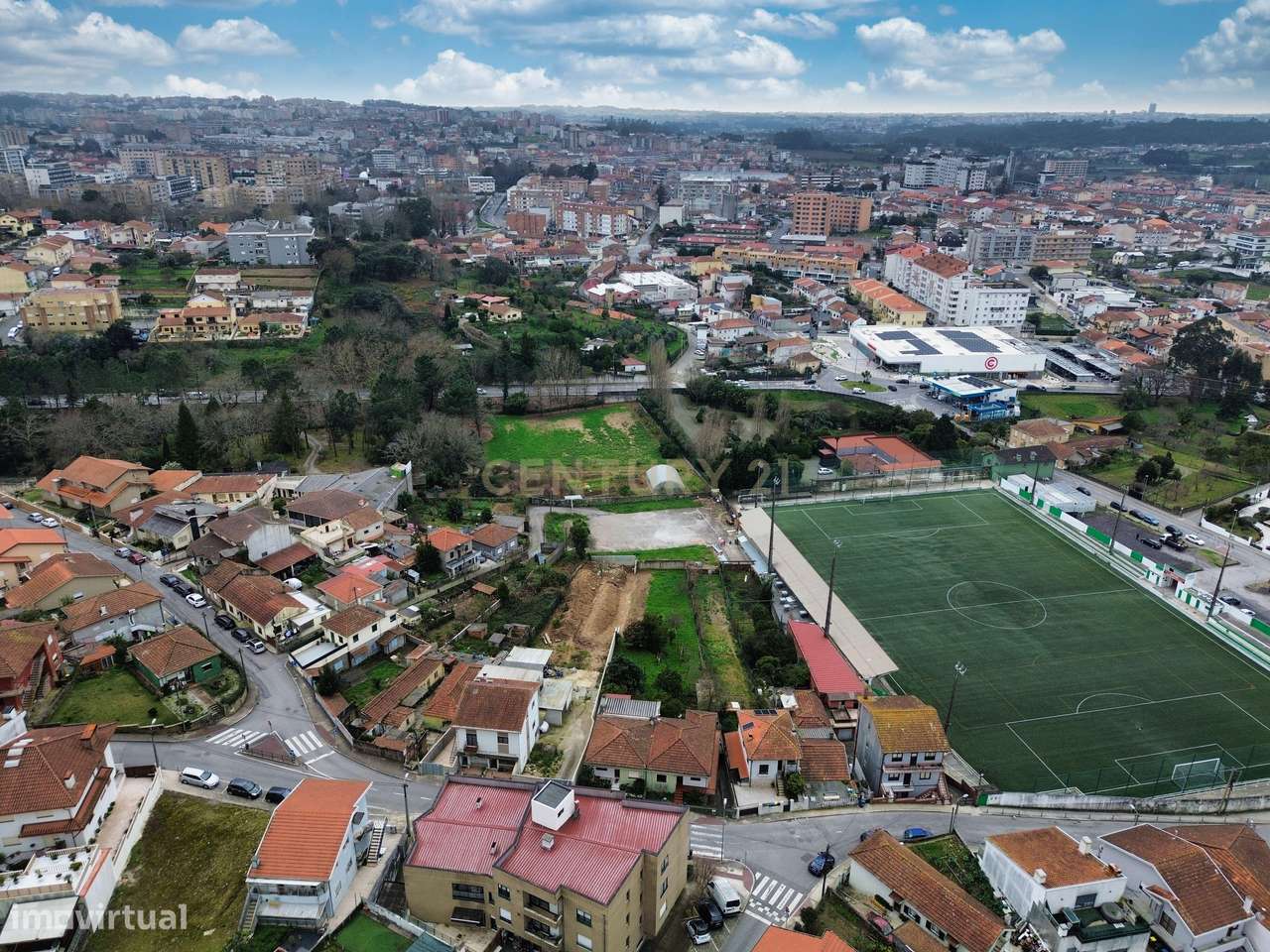 Moradia T3 em Ermesinde com Grande Quintal e Excelente Potencial de In-23