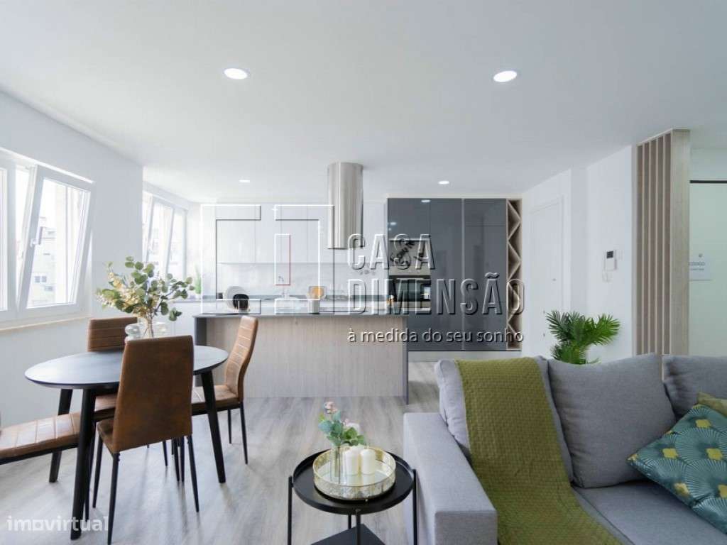 Apartamento de tipologia T3 com varanda, mobilado e equipado em Ben...-13