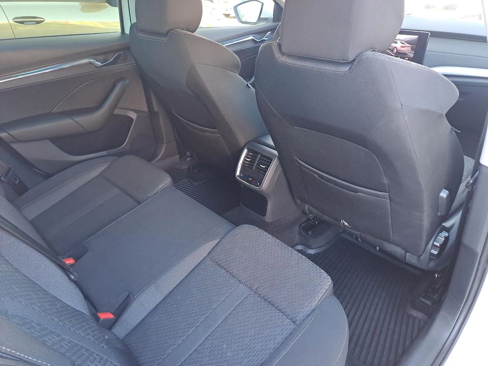 SKODA OCTAVIA Aktywny Tempomat 3 Strefowa Klimatyzacja  Łopatki Salon PL ASO VAT23%