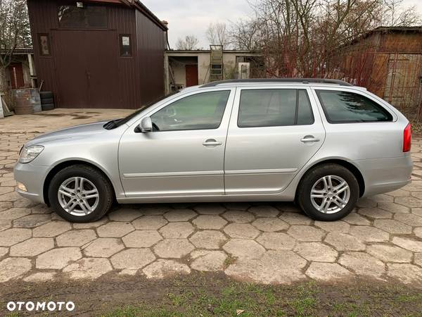 Skoda Octavia 2.0 TDI DPF Ambiente - 2