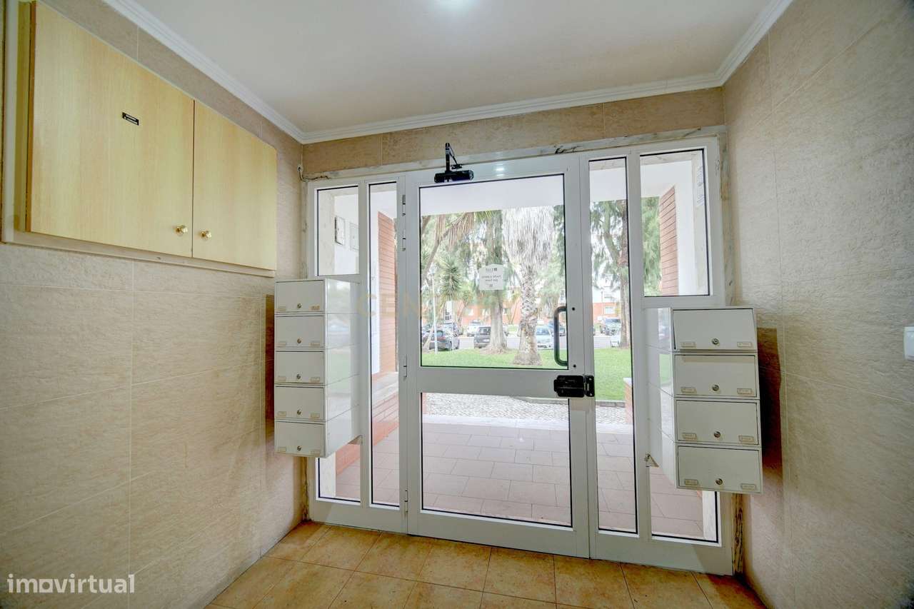 Excelente Apartamento T2 em Brejos de Azeitão - Grande imagem: 2/25