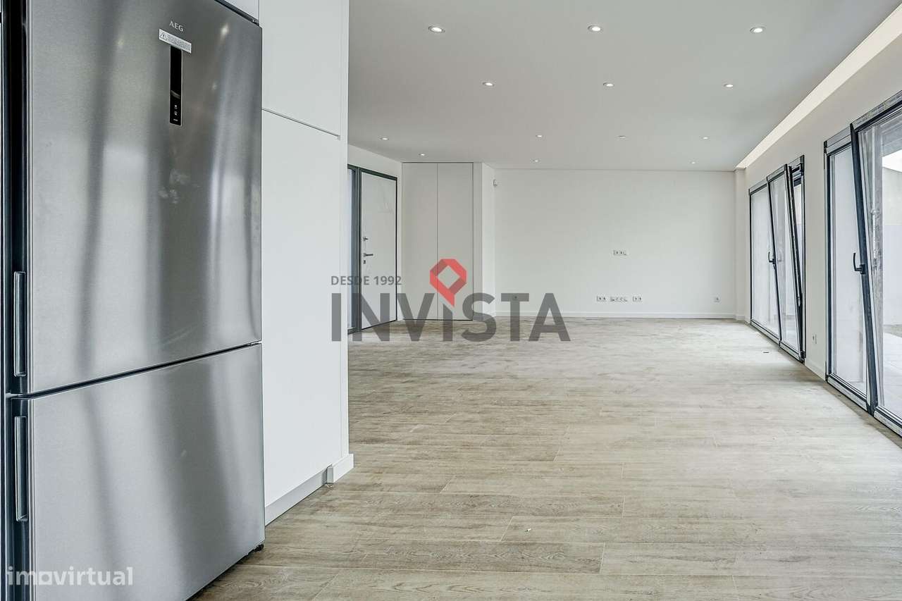Moradia nova com 3 suites e com arquitectura moderna-7