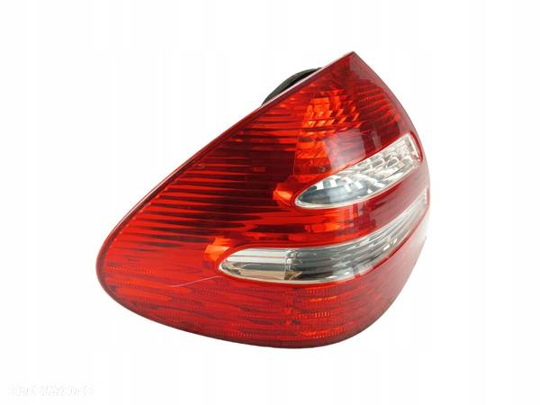 LAMPA LEWY TYŁ MERCEDES E W211 (02-06) A2118200364 EU - 3