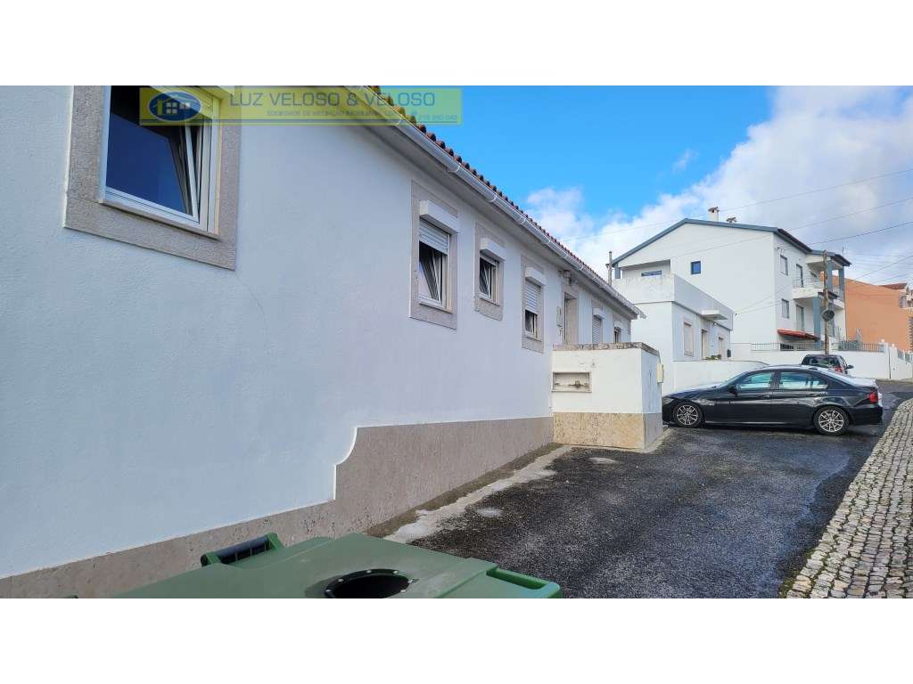 Moradia isolada V3 em Montelavar + T1, em R/C e com entradas indepe... - Grande imagem: 4/60