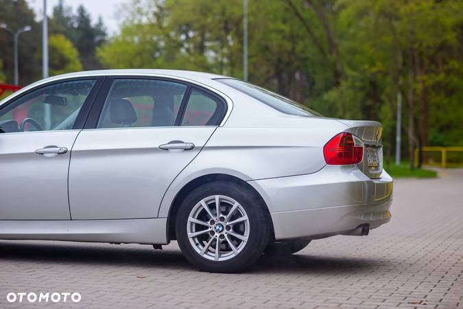 BMW Seria 3 325i - 20