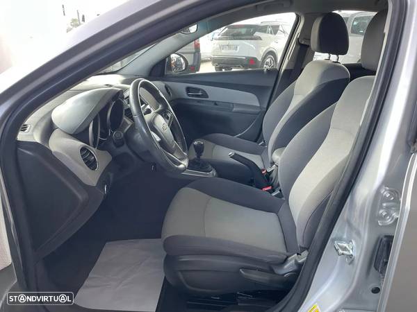 Chevrolet Cruze 1.6 LS - 9