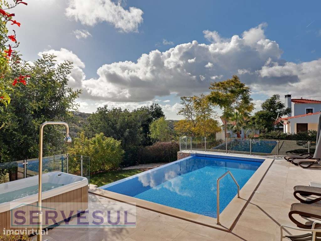 Charmosa Moradia de 2 pisos com 3 quartos espaçosos, garagem, pisci...-24