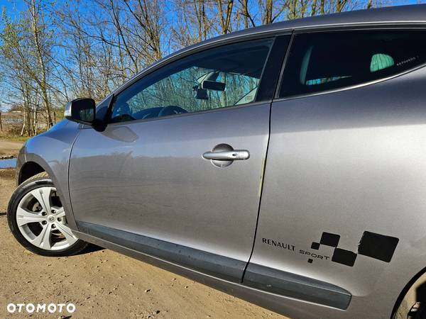 Renault Megane dCi 110 FAP Coupe Dynamique - 9