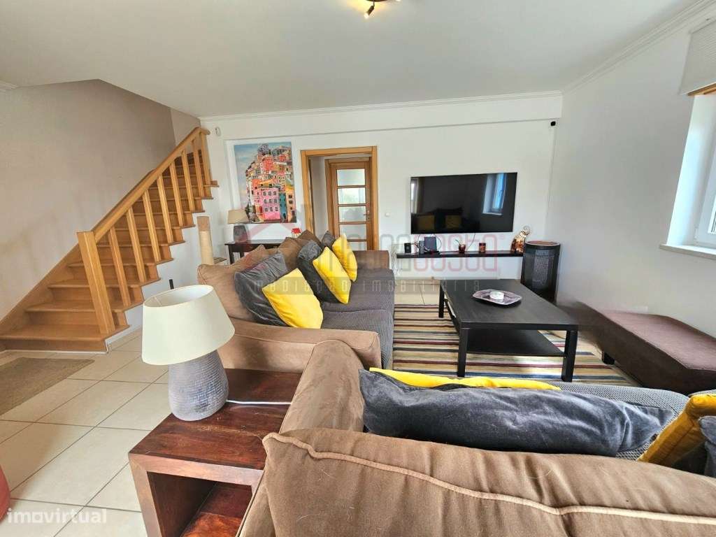 Moradia T3 com Logradouro e Garagem na Atouguia da Baleia - Grande imagem: 2/35