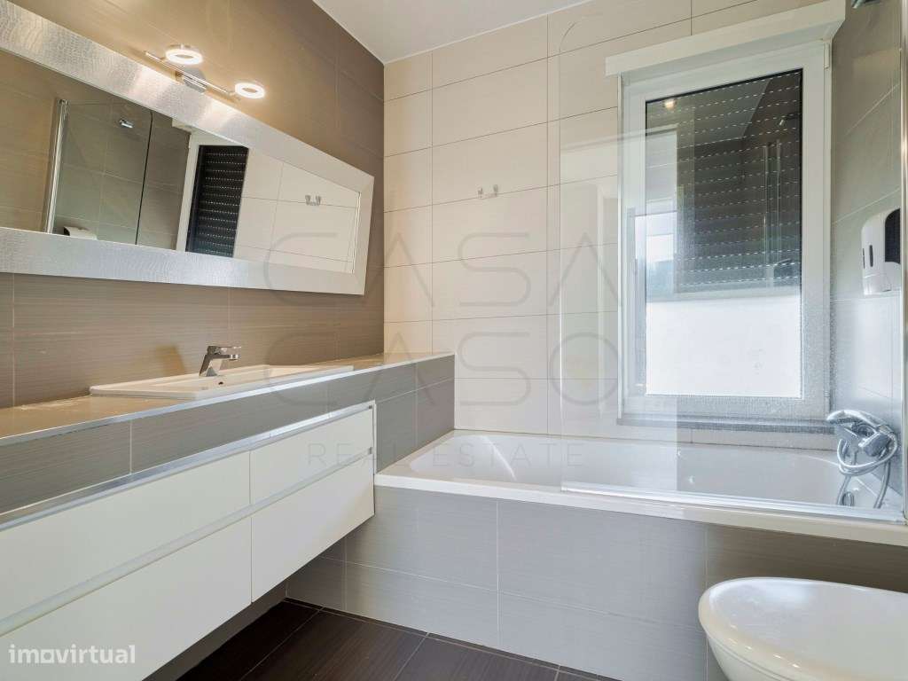 Moradia T3 com Piscina nos Jardins de Santiago - Setúbal-23