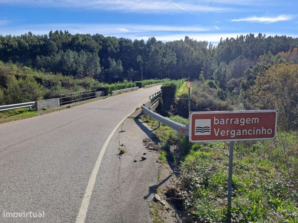 Junto à Barragem do Vergancinho - Estrada Municipal 536. Junto à es... - Grande imagem: 5/8