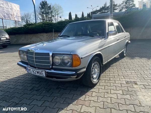 Mercedes-Benz W123 - 1