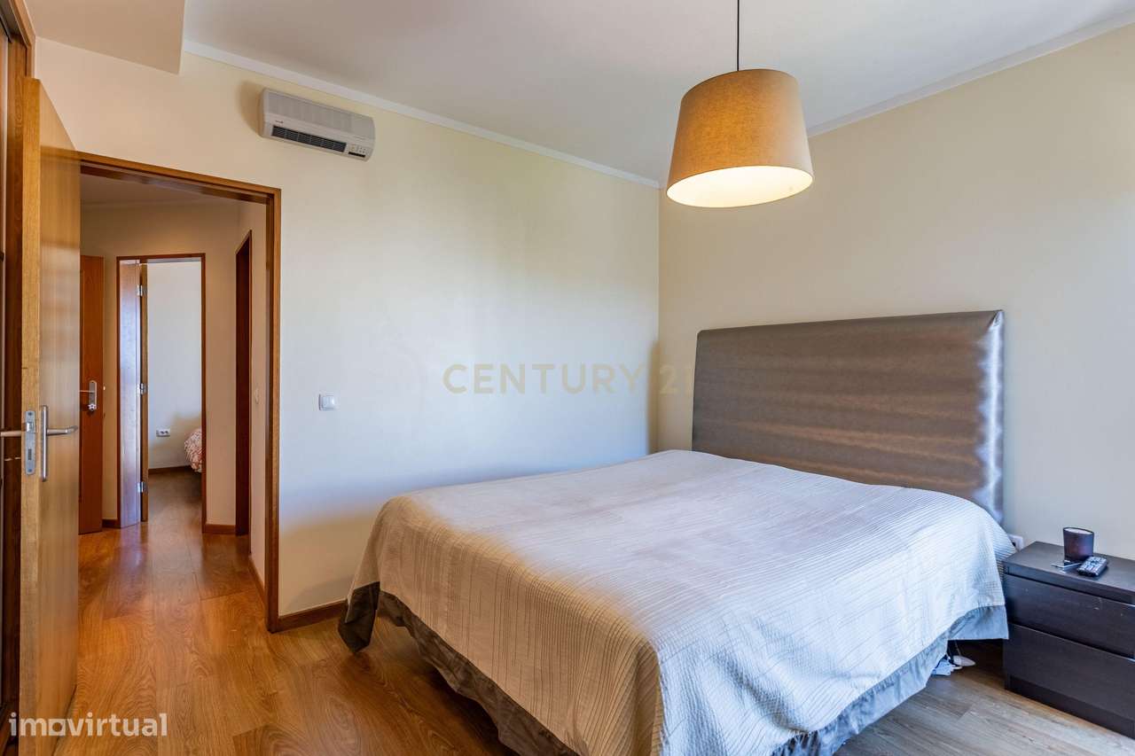 Luminoso apartamento T2 nos Olivais-15