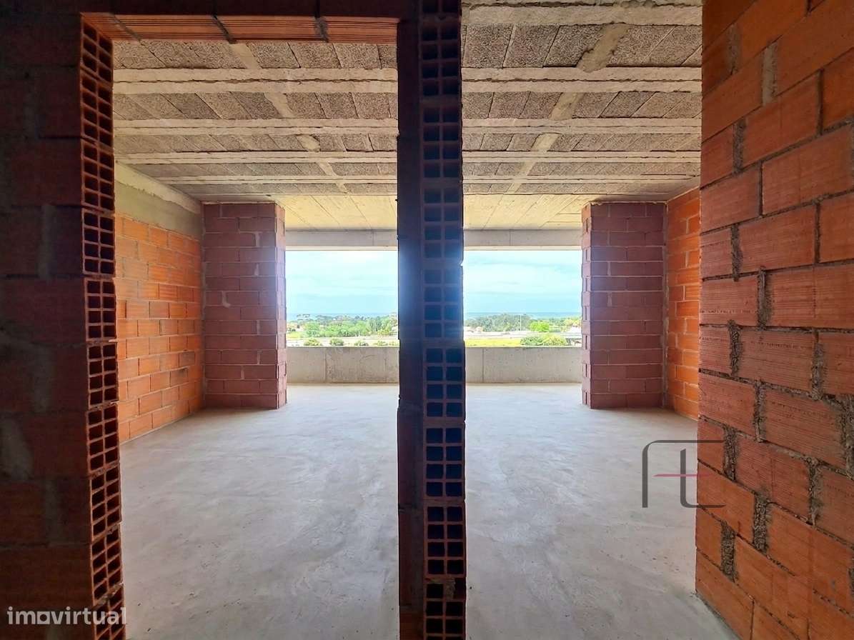 Apartamento T2,  Varanda, Vista Panorâmica em Condomínio Privado-3