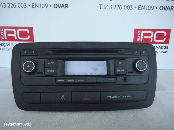 Auto Radio CD Seat - 2