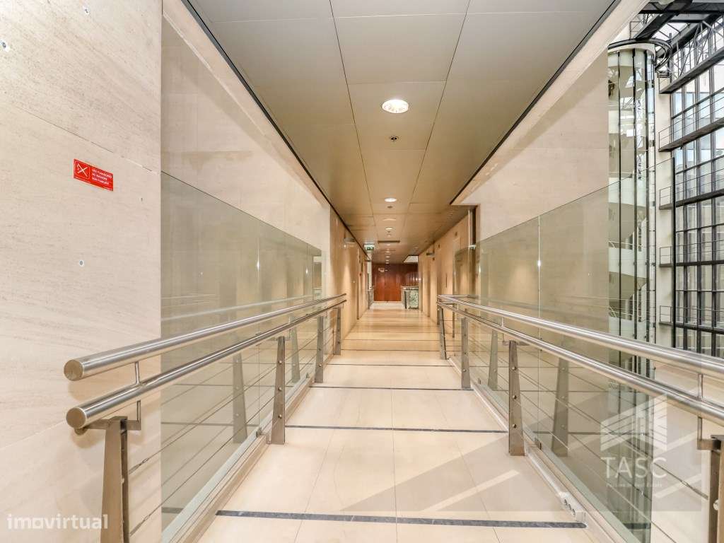 Escritório na Avenida da Liberdade - Grande imagem: 2/27