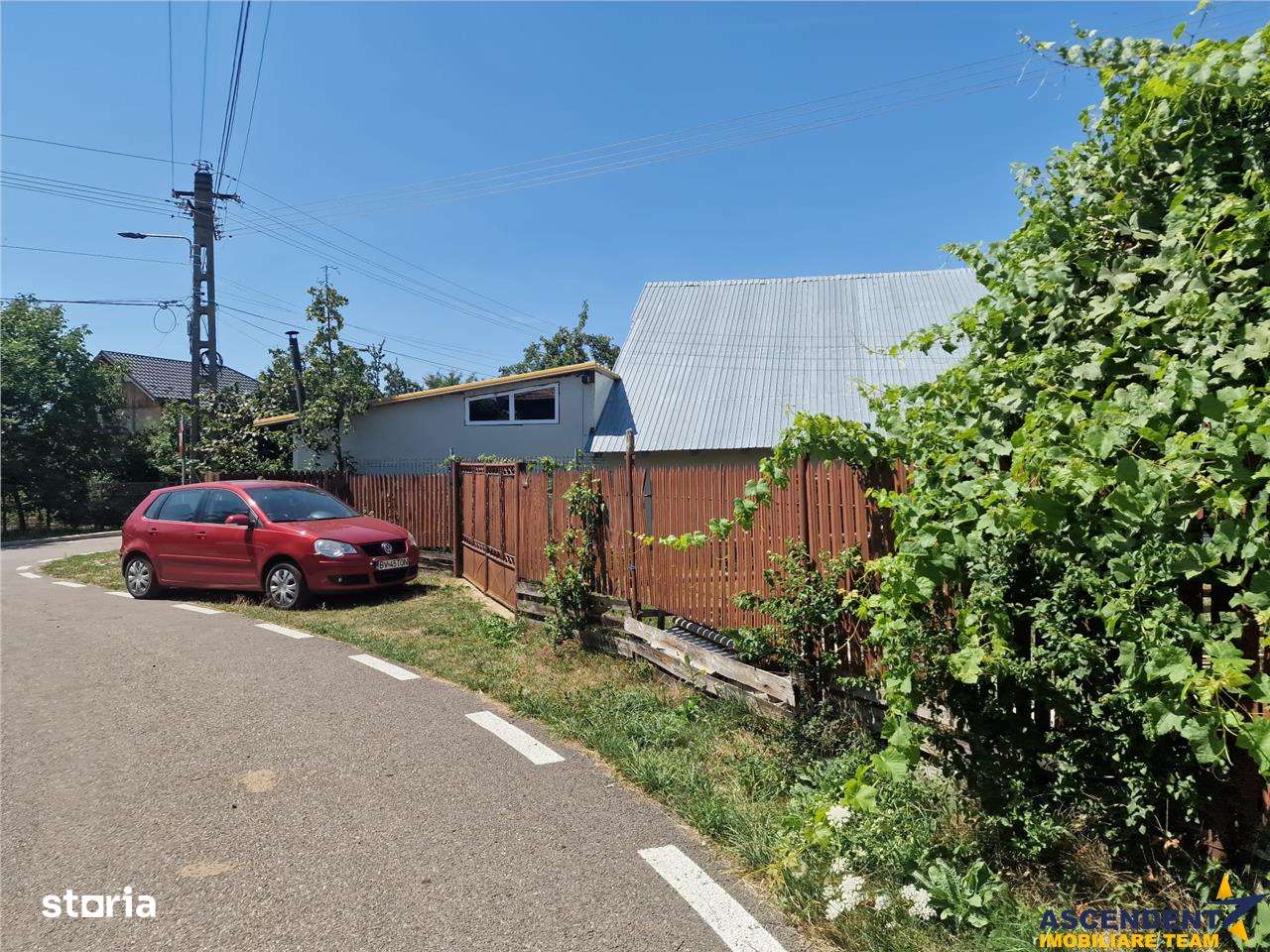 Casa traditionala, cu 2.000mp teren roditor, Izvoarele, Prahova - Imagine principală: 3/16