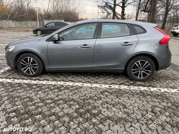 Volvo V40 T2 Geartronic Momentum - 8