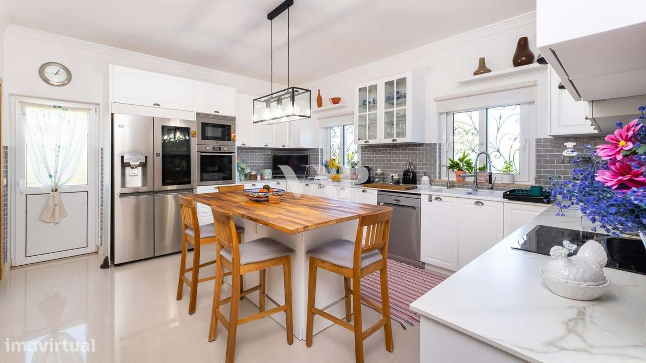 Moradia 5 quartos com piscina numa zona residencial tranquila, Albufei - Grande imagem: 4/45