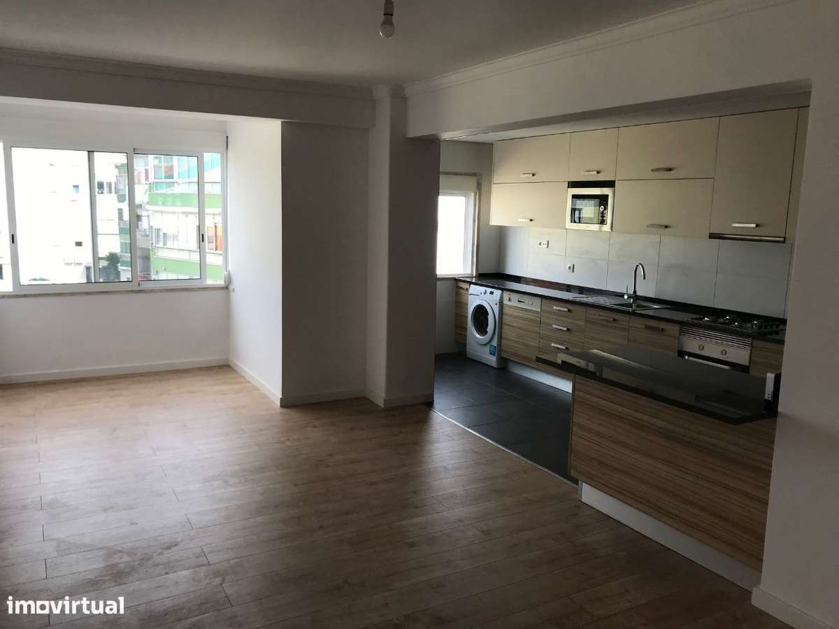 apartamento T3 em Linda-a-Velha - Grande imagem: 2/16