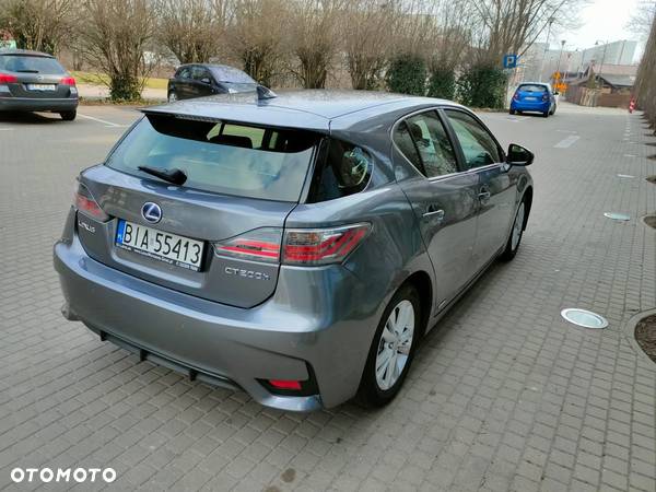 Lexus CT - 18